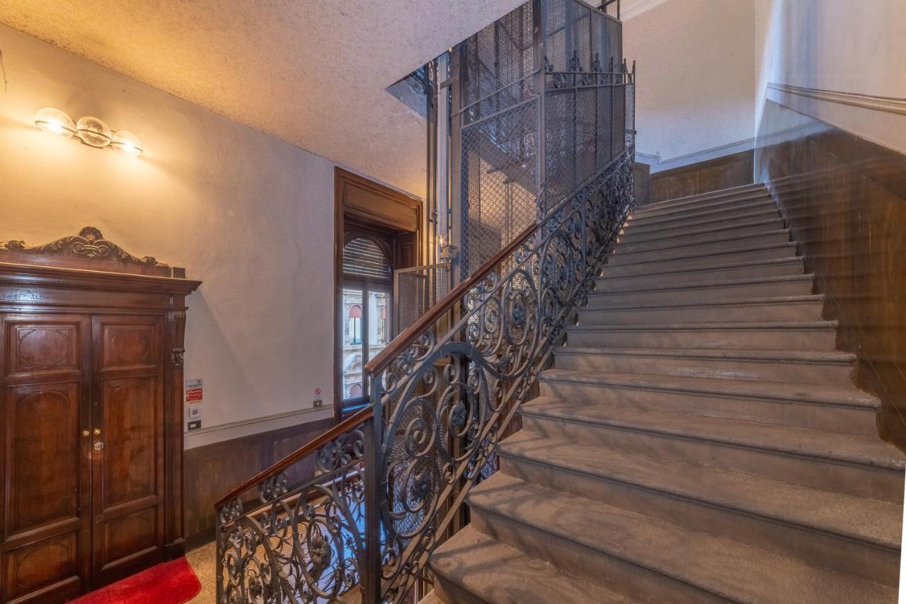 Brera - Sella Charme Apartment Castle View Мілан Екстер'єр фото